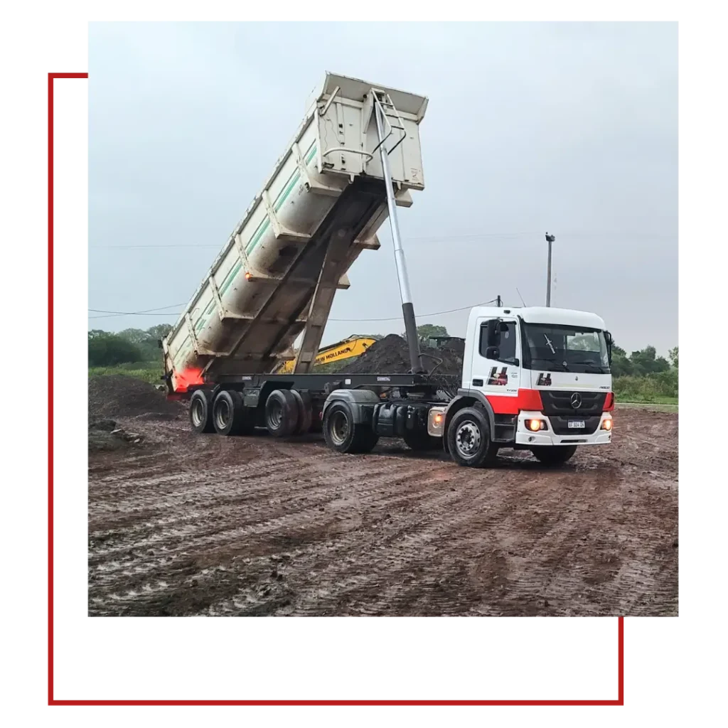 sobre nosotros, camion descargando piedras, hormigon elaborado en Corrientes, Hormicor